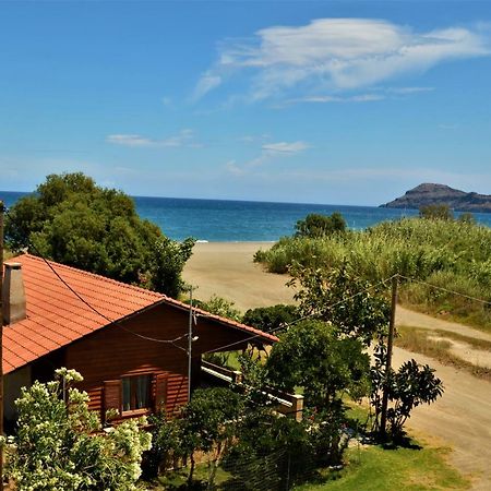 Willa Wooden Beach House Gerani  Zewnętrze zdjęcie